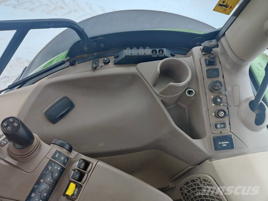 John Deere 6215 R AutoPower الجرارات