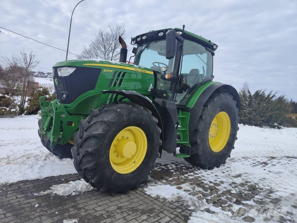 John Deere 6215 R AutoPower الجرارات