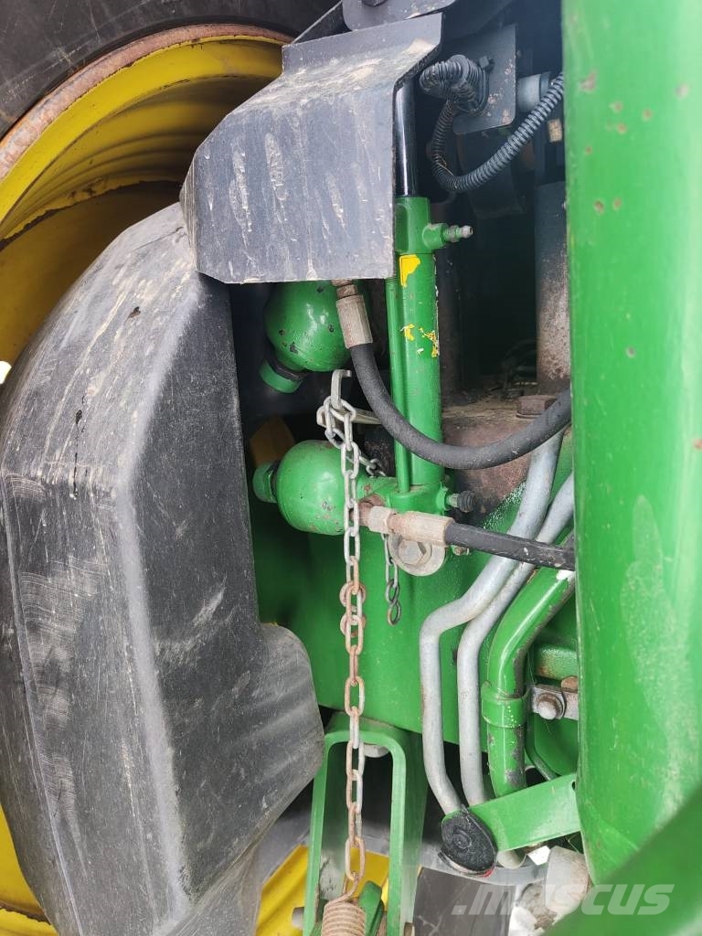 John Deere 6215 R AutoPower الجرارات