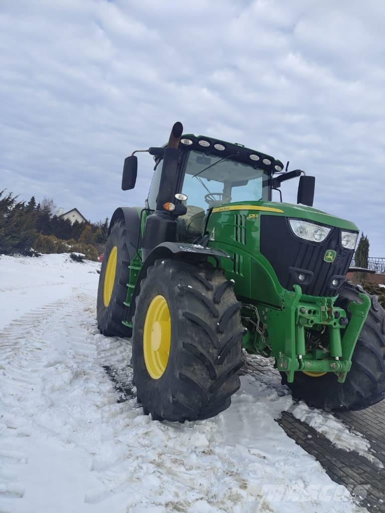 John Deere 6215 R AutoPower الجرارات