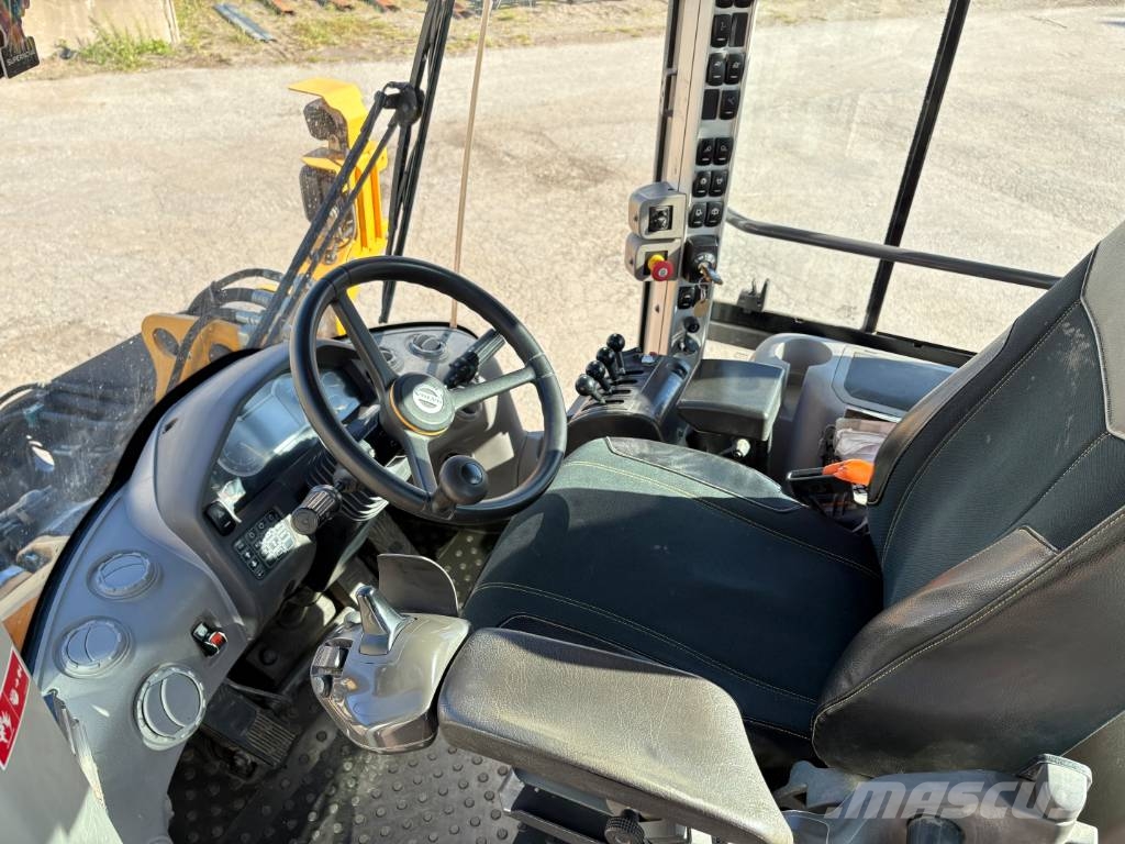 Volvo L60H lastmaskin, svensksåld, all utrustning Hjullastare