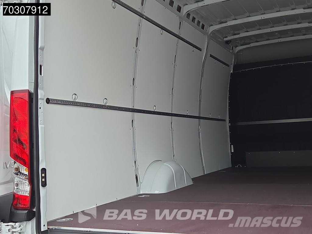 Iveco Daily 35S18 3.0L - Automático - 180CV - L3H2 - ACC شاحنة مقفلة
