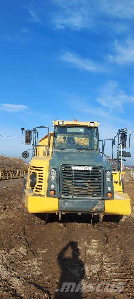 Komatsu HM 300-3 ساحبات مفصلية