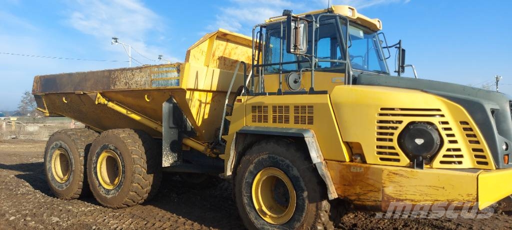 Komatsu HM 300-3 ساحبات مفصلية