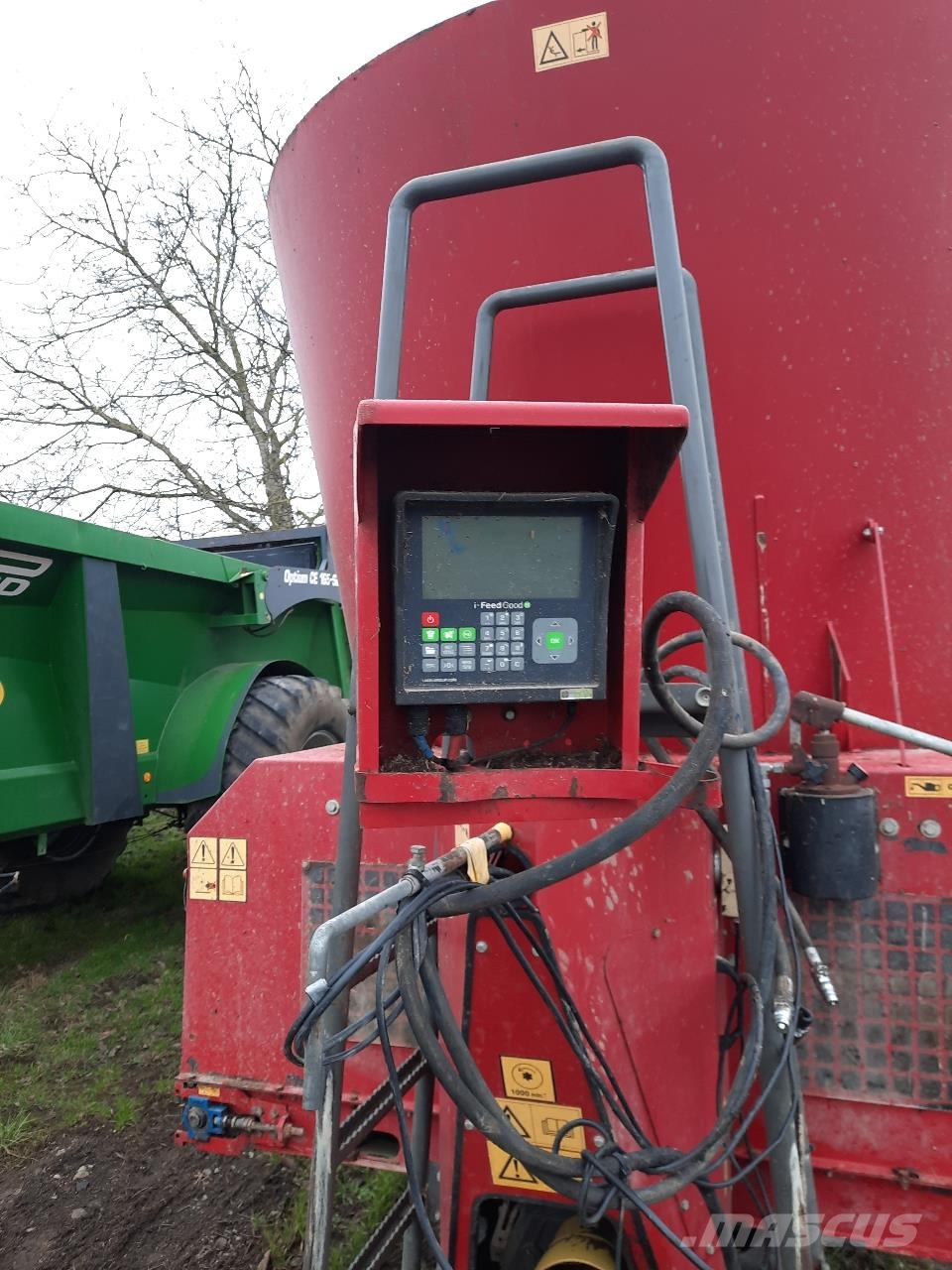 RMH Mixell 302 Feeders