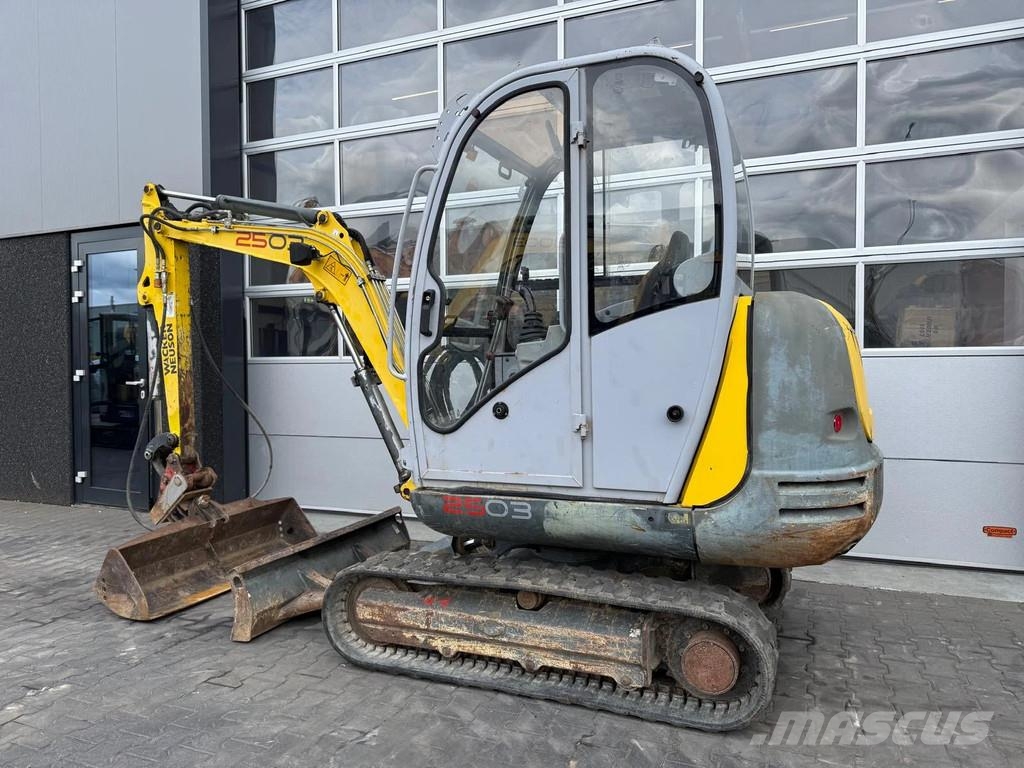 Wacker Neuson 2503 حفارات صغيرة أقل من 7 طن (حفارات صغيرة)