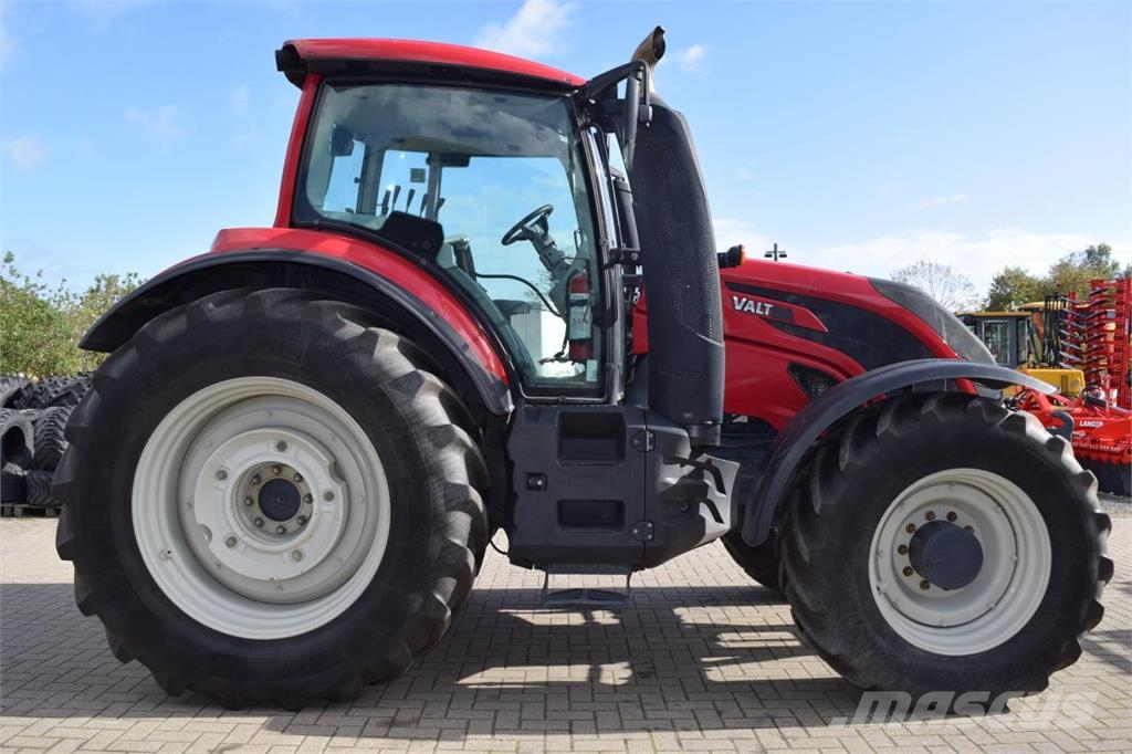 Valtra T194 Traktoren