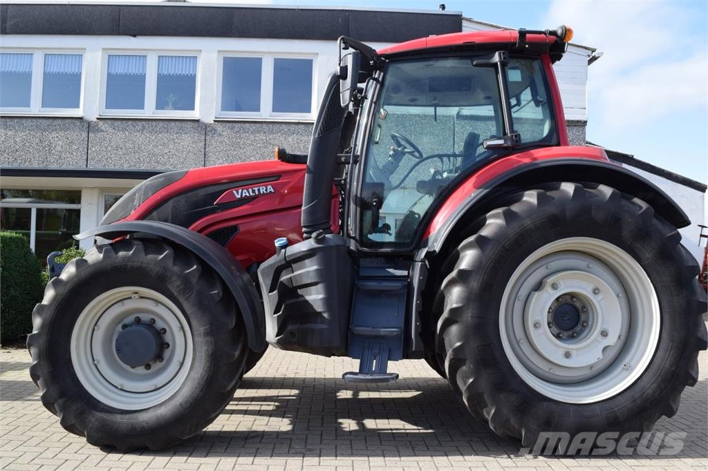 Valtra T194 Traktoren