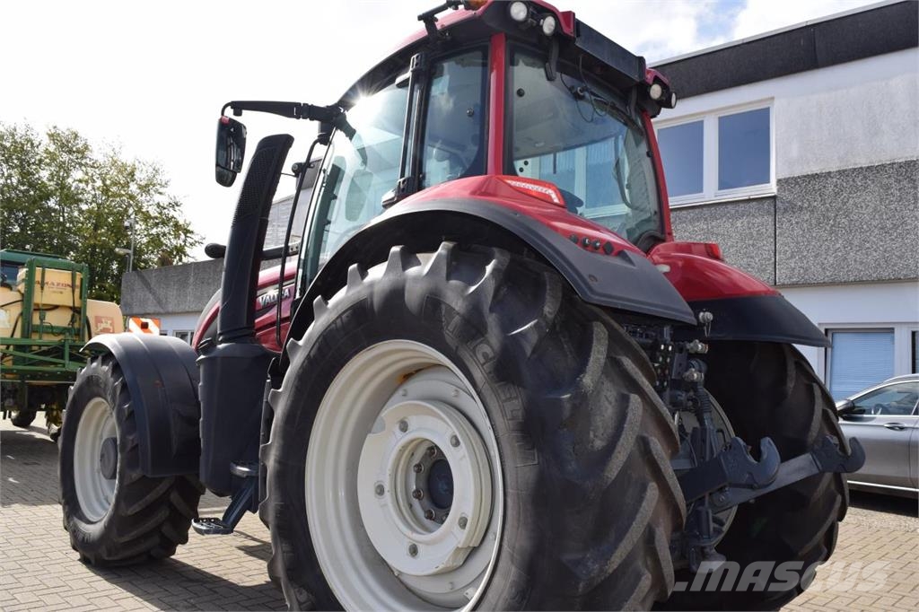 Valtra T194 Traktoren