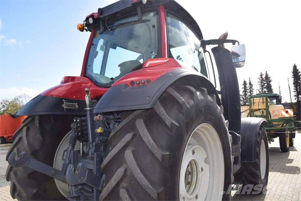 Valtra T194 Traktoren