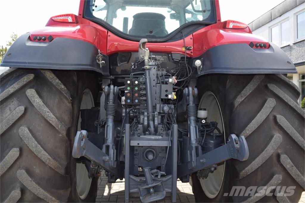 Valtra T194 Traktoren