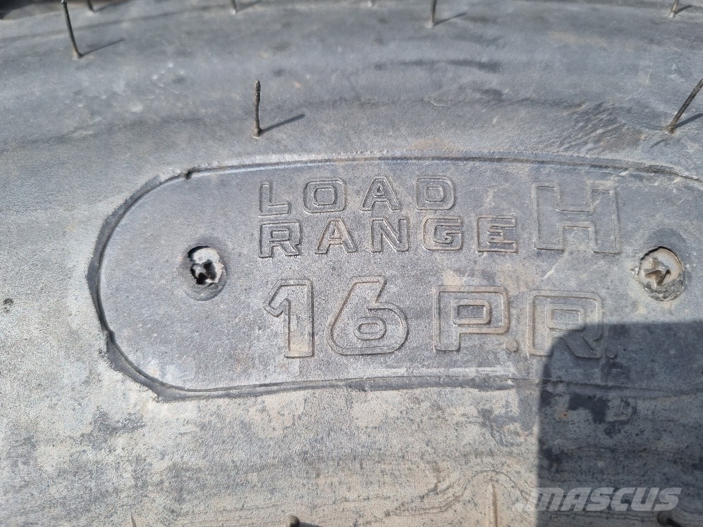 Kumho 10.00 x 20 الإطارات والعجلات والحافات