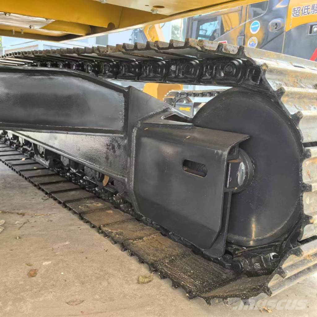 Komatsu pc130 履带挖掘机