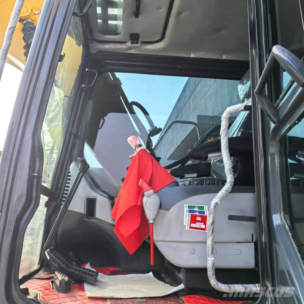 Komatsu pc130 履带挖掘机