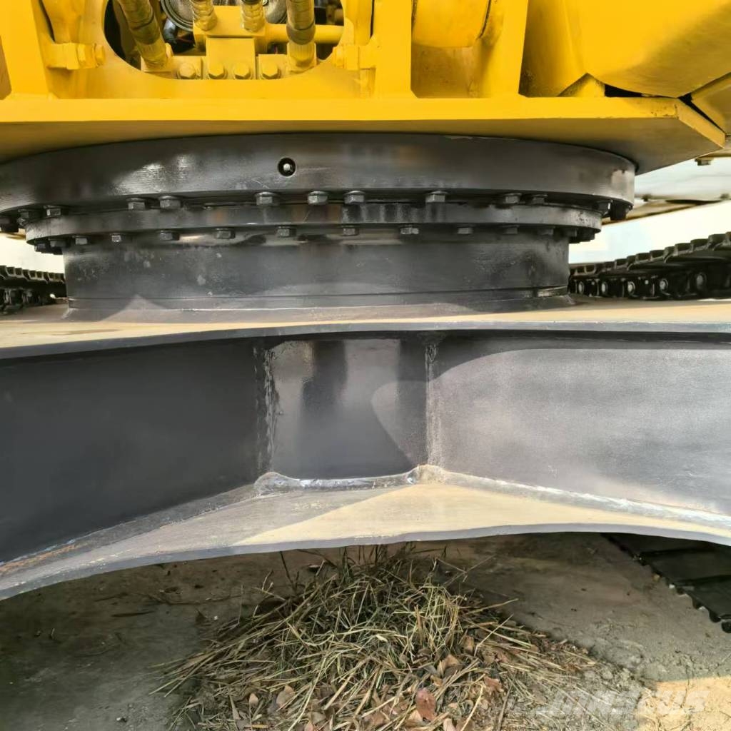 Komatsu pc130 履带挖掘机