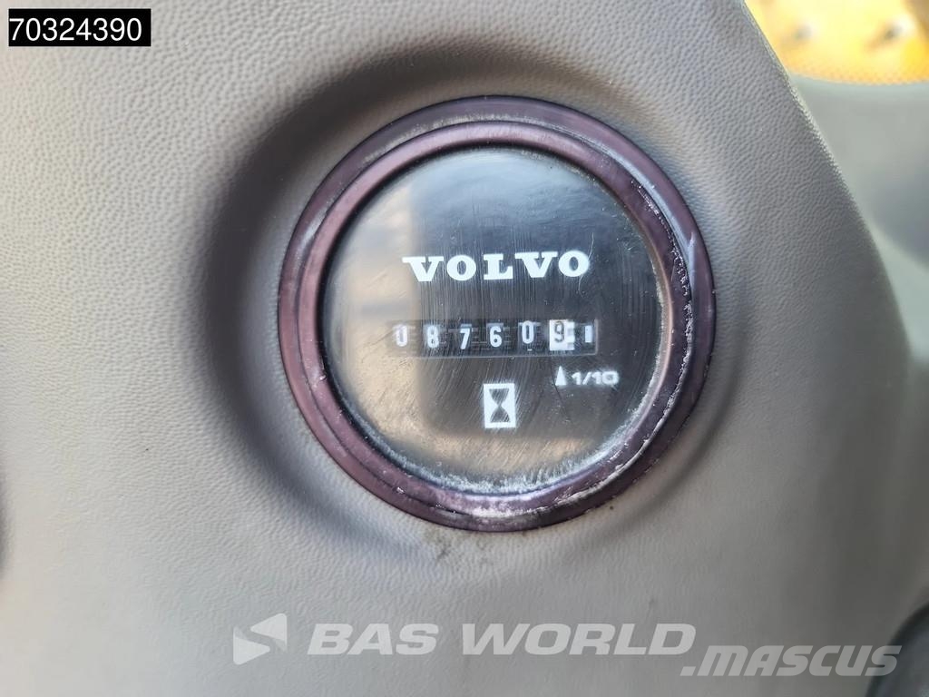 Volvo ECR235 E L Tiltrotator - Blade حفارات زحافة