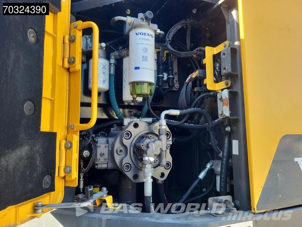 Volvo ECR235 E L Tiltrotator - Blade حفارات زحافة