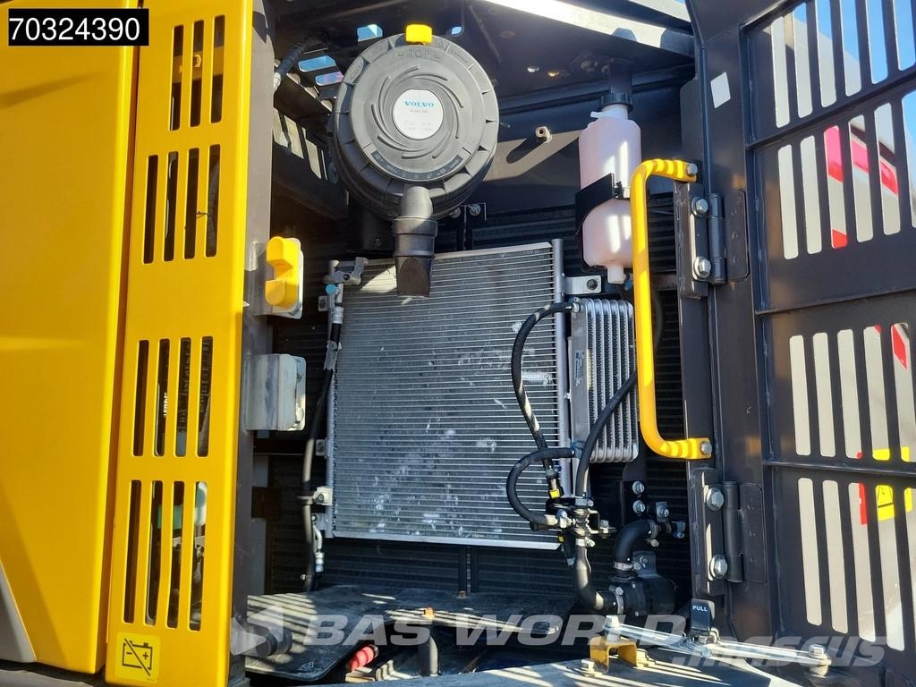 Volvo ECR235 E L Tiltrotator - Blade حفارات زحافة