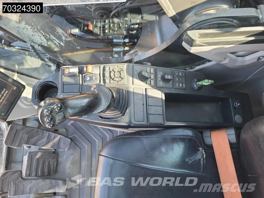 Volvo ECR235 E L Tiltrotator - Blade حفارات زحافة