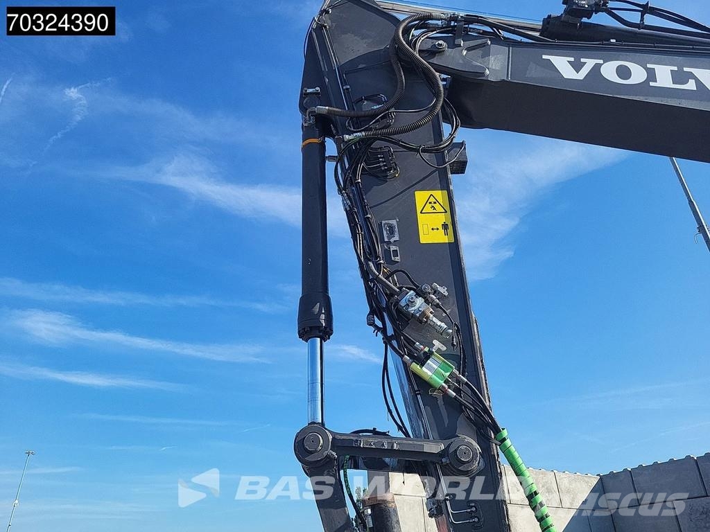 Volvo ECR235 E L Tiltrotator - Blade حفارات زحافة