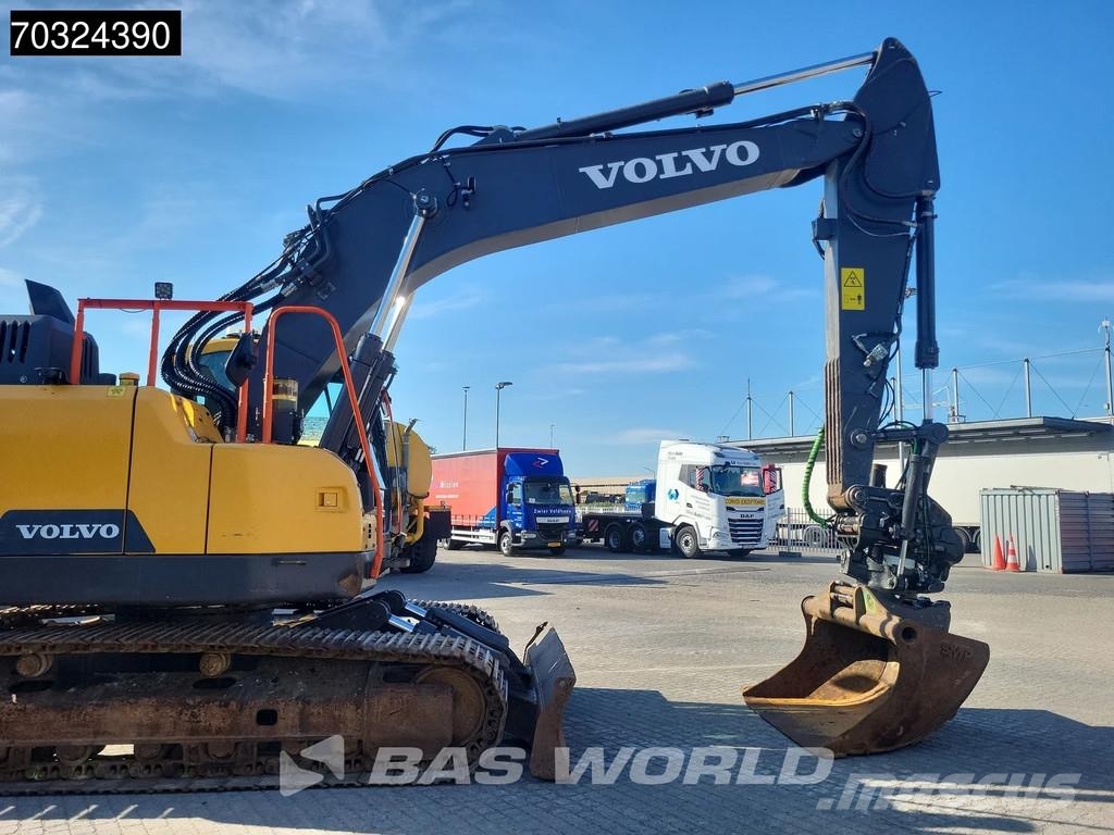 Volvo ECR235 E L Tiltrotator - Blade حفارات زحافة