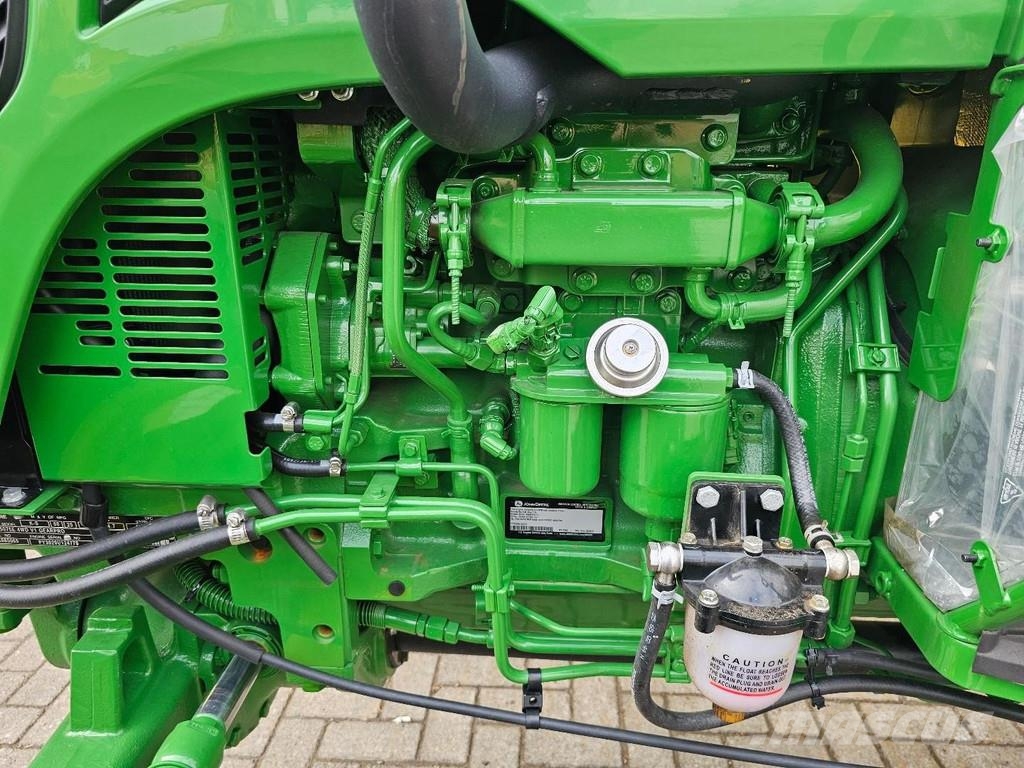 John Deere 5075E 트랙터