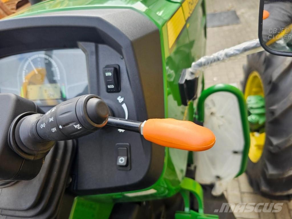 John Deere 5075E 트랙터