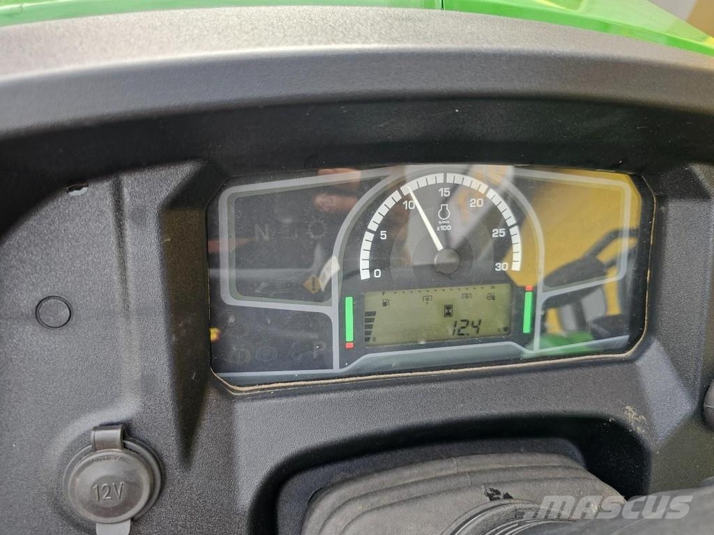 John Deere 5075E 트랙터