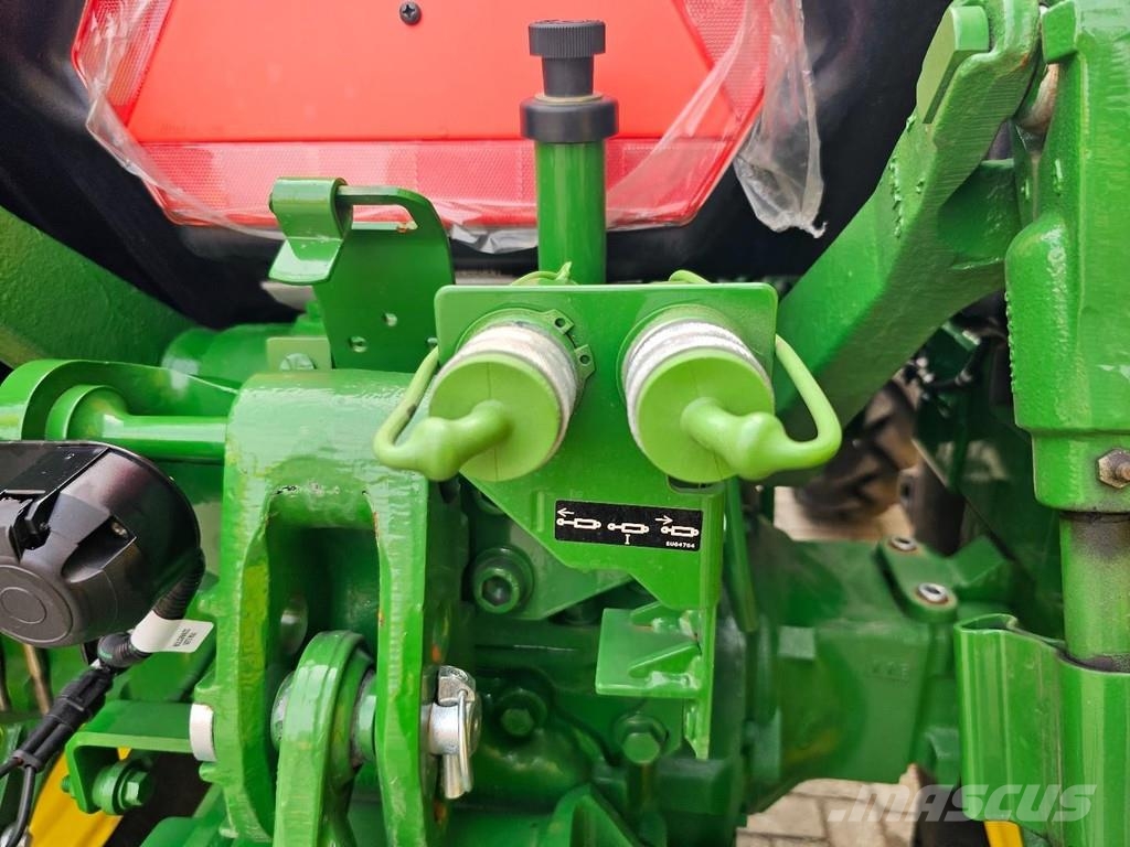 John Deere 5075E 트랙터
