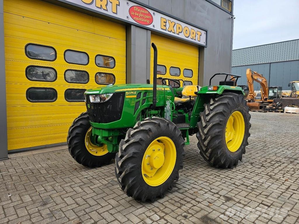 John Deere 5075E 트랙터