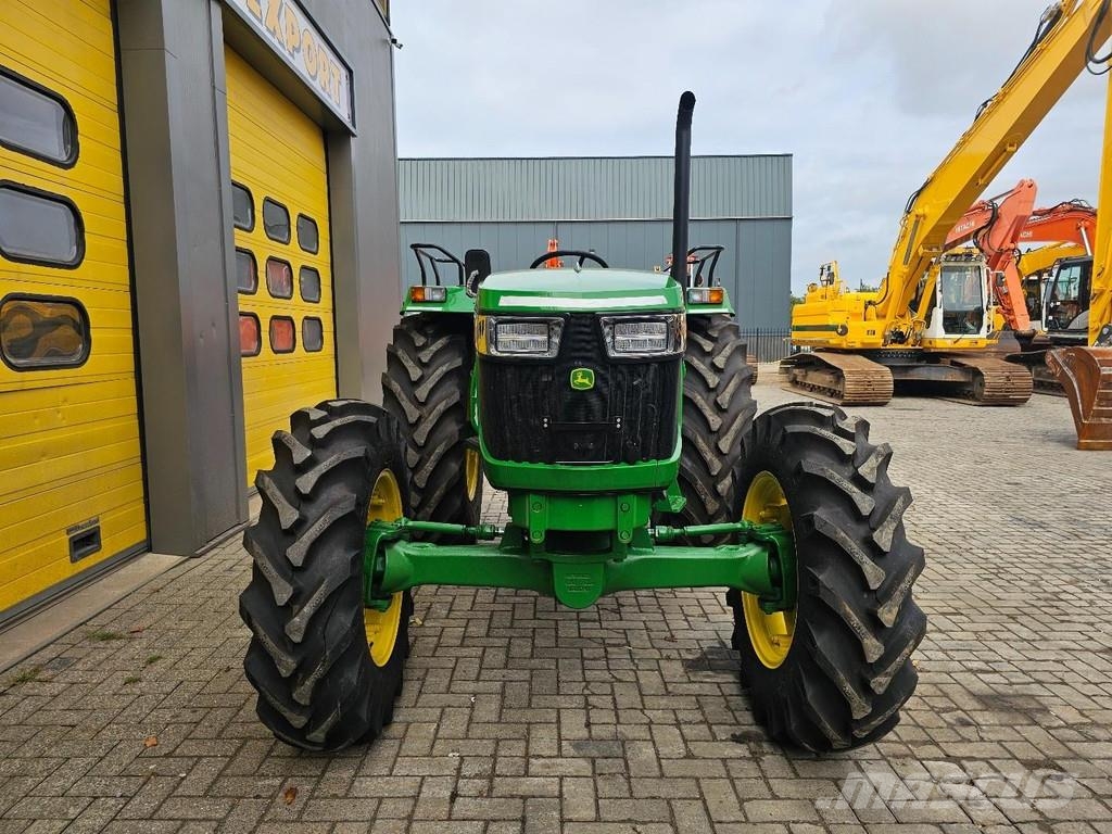 John Deere 5075E 트랙터