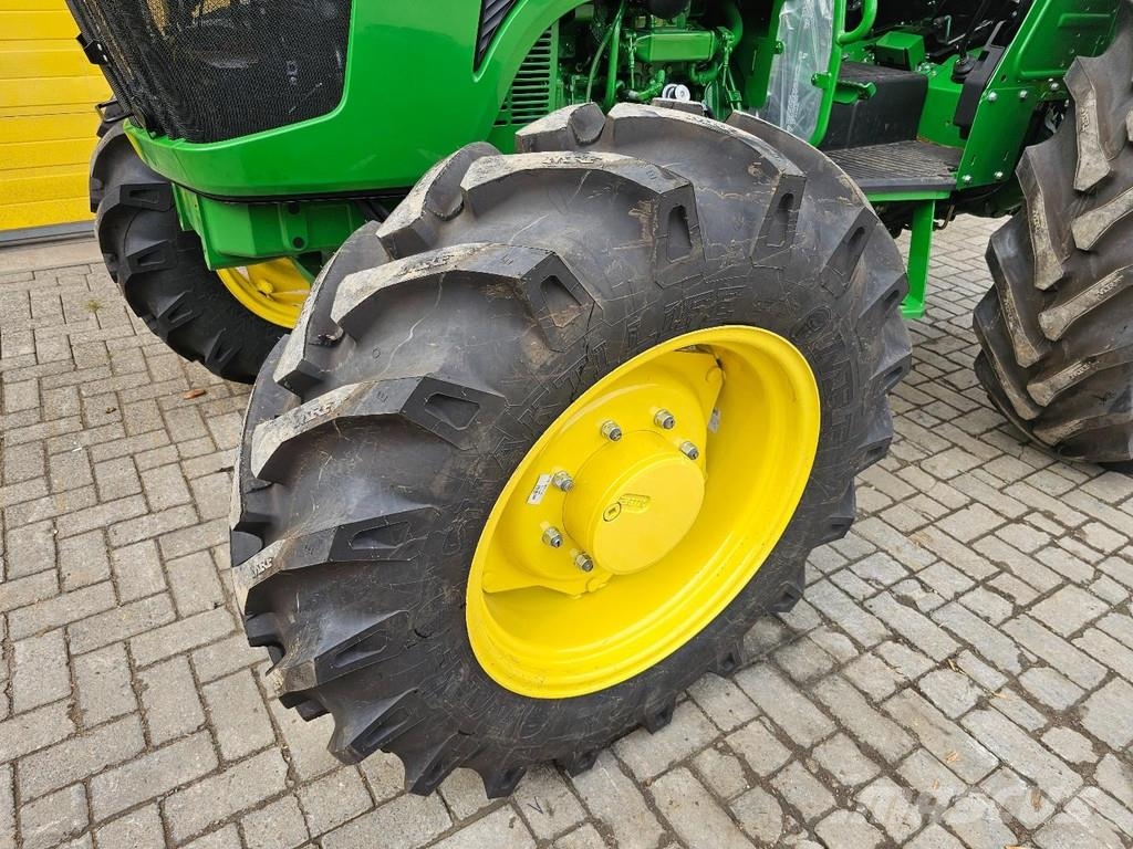 John Deere 5075E 트랙터