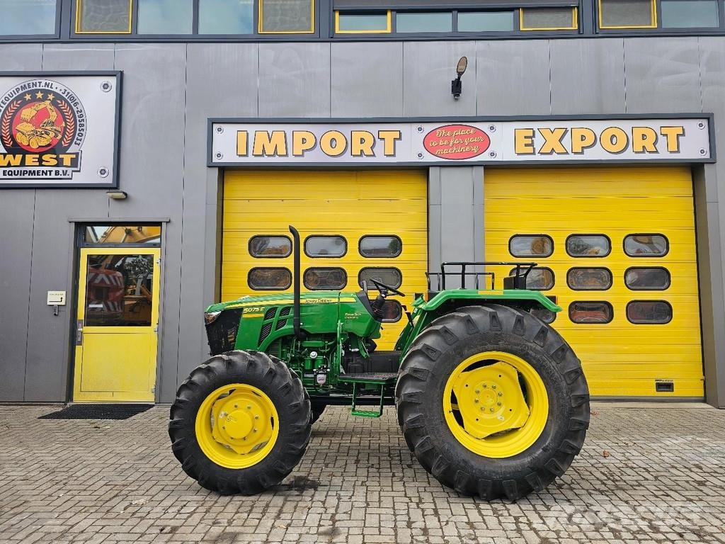 John Deere 5075E 트랙터