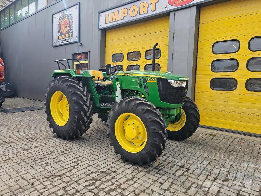 John Deere 5075E 트랙터
