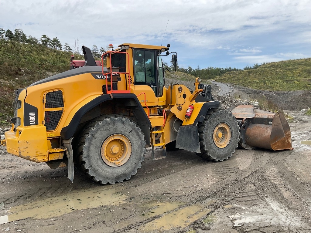 Volvo L 180 H Naudoti ratiniai krautuvai