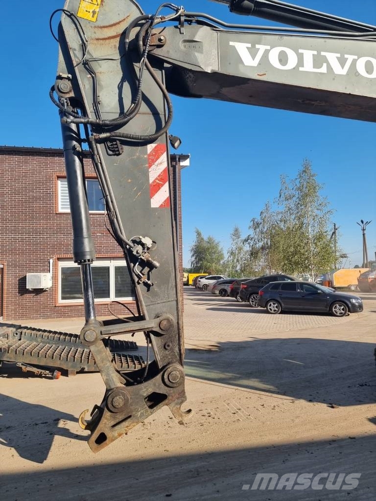 Volvo EC 290 B LC حفارات زحافة