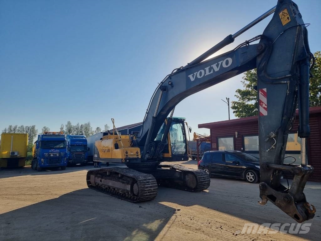Volvo EC 290 B LC حفارات زحافة