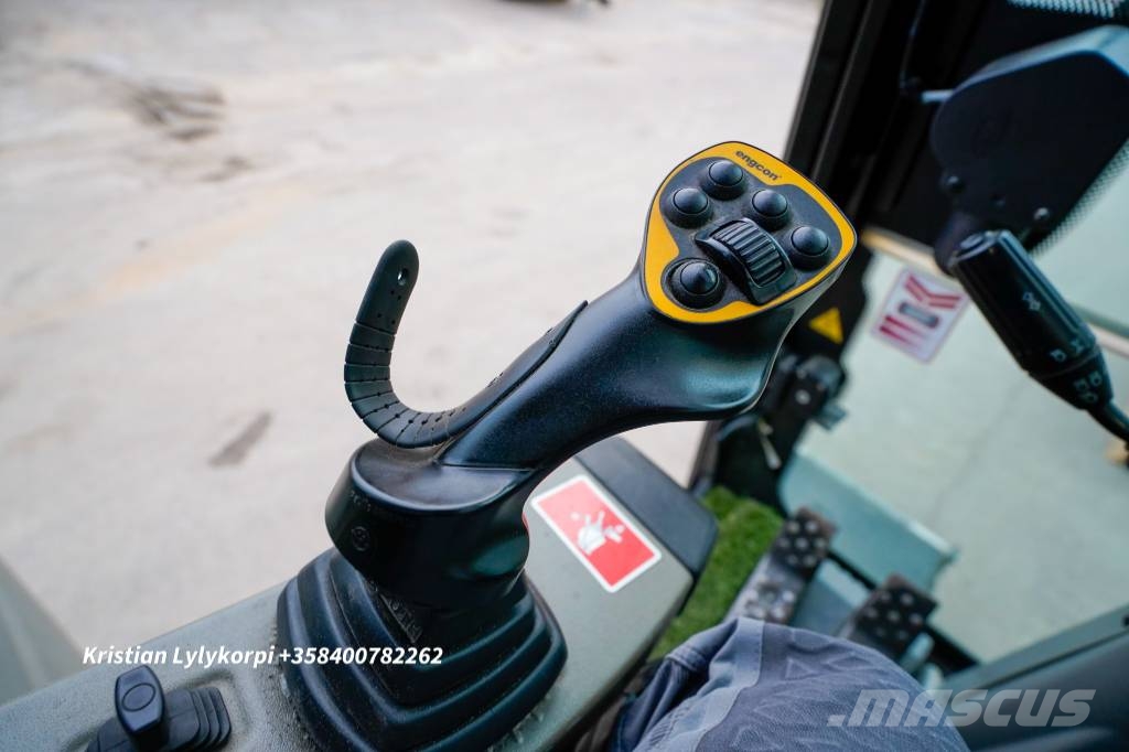 Yanmar B95W ENGCONILLA Ekskavatori uz riteņiem