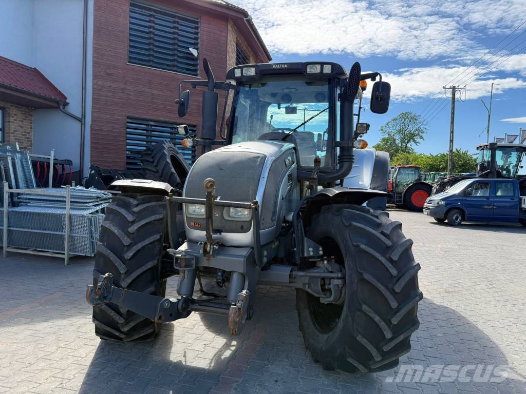 Valtra N 142 Direct Tractores