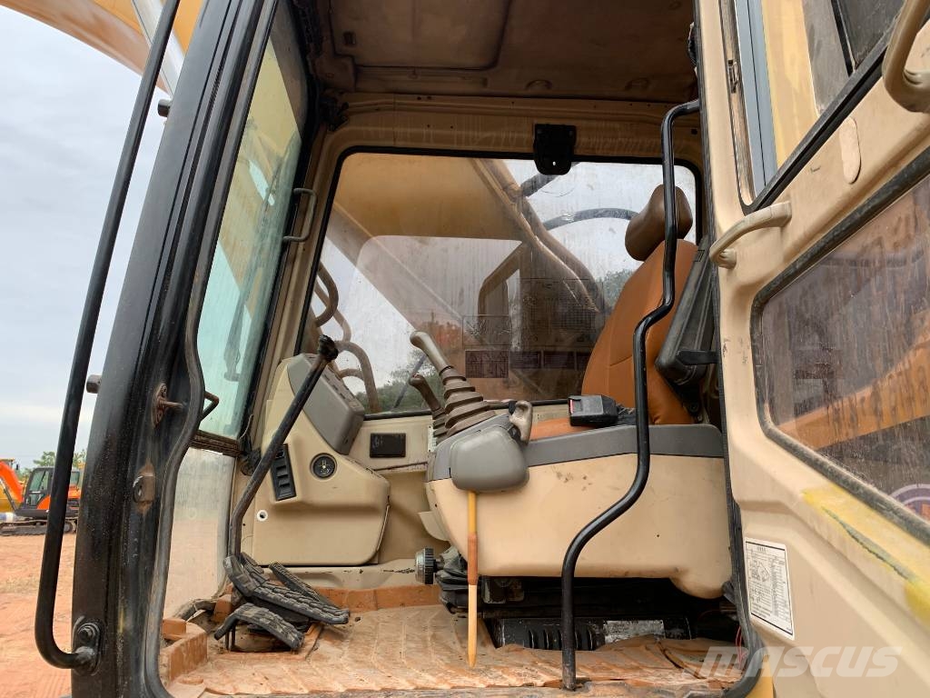 CAT 330B 履带挖掘机