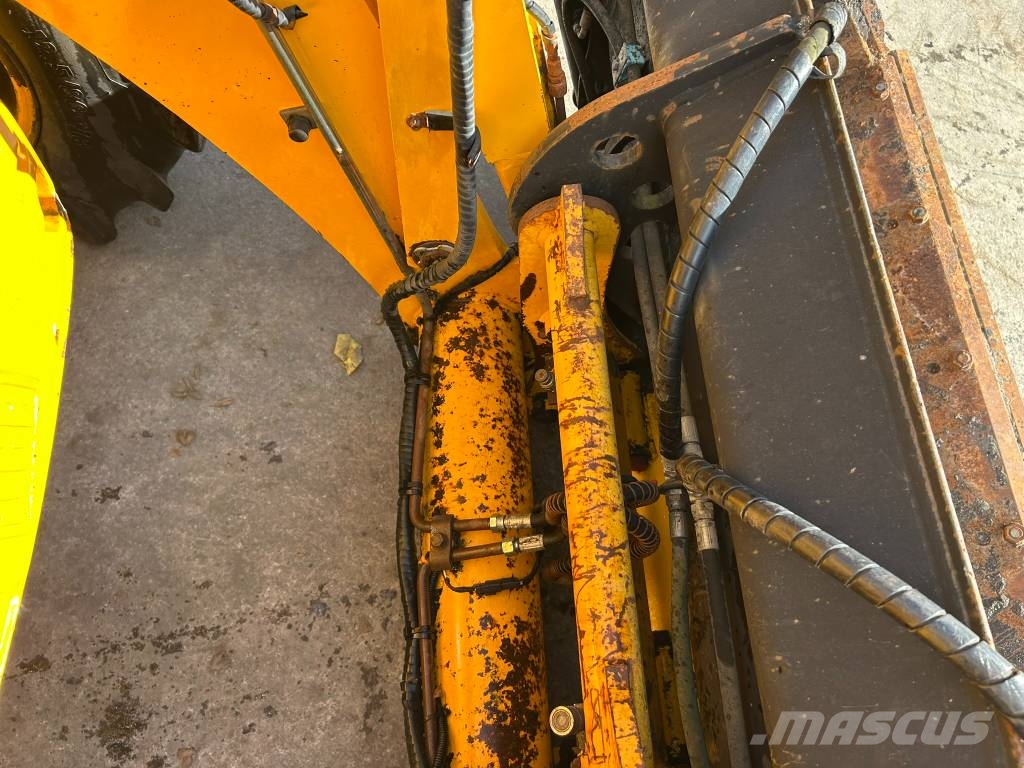 JCB 2 CX Streetmaster Rendegravere