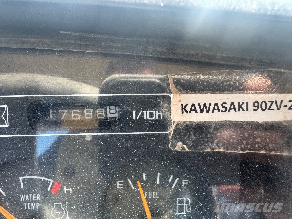 Kawasaki 90 Z V-2 لوادر بعجل