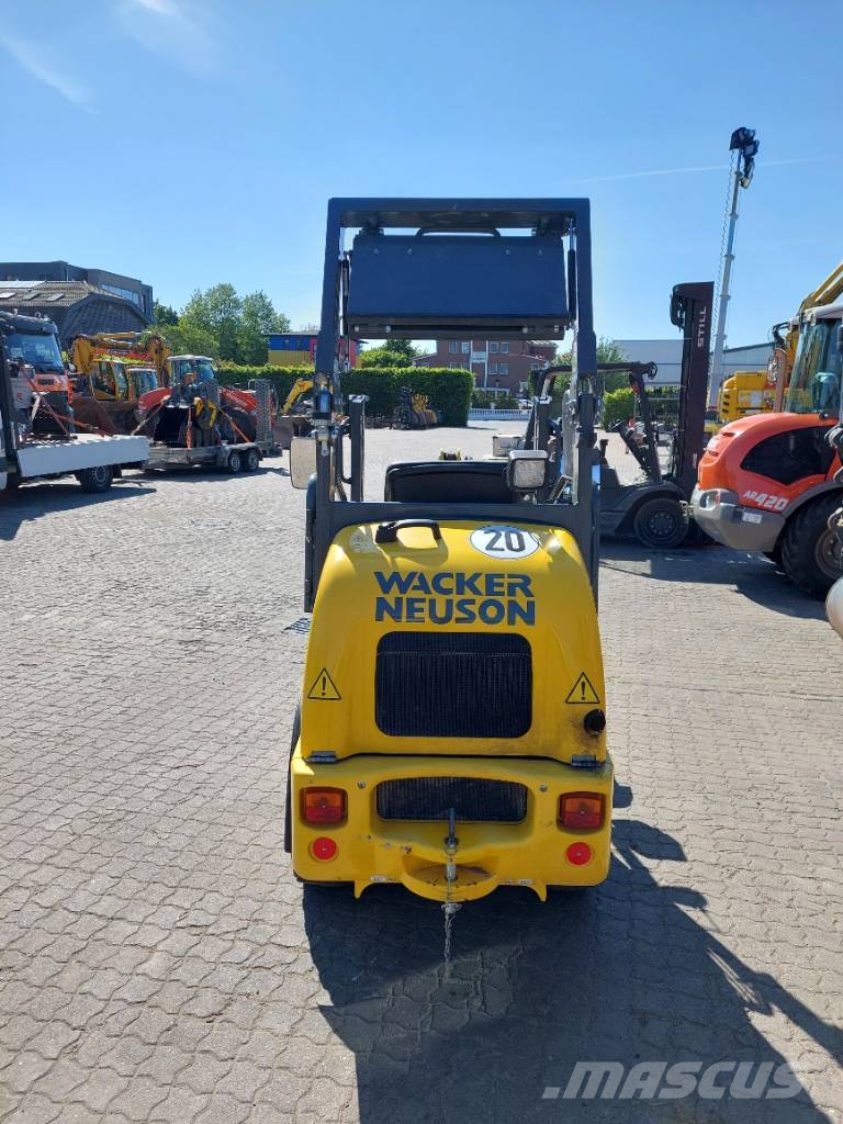 Wacker Neuson WL 20 Kolesové nakladače