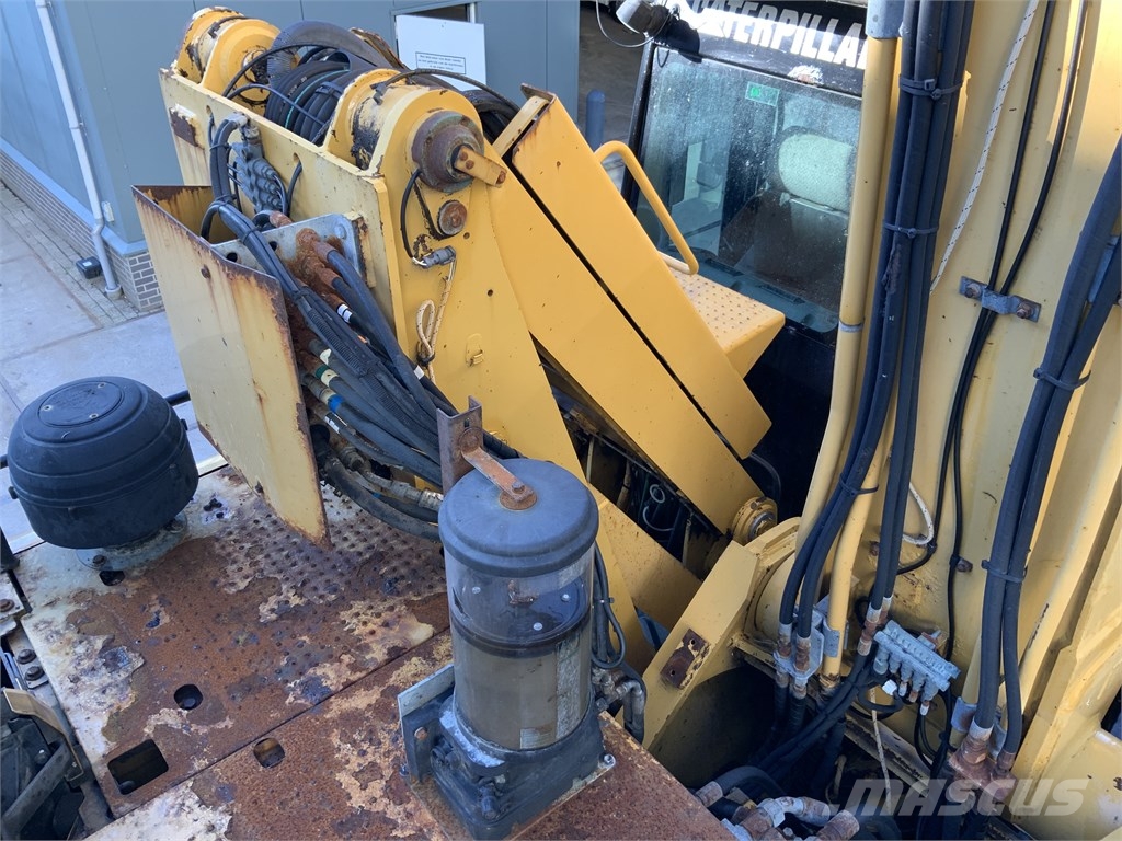 CAT 325 D MH Waste / industry handlers
