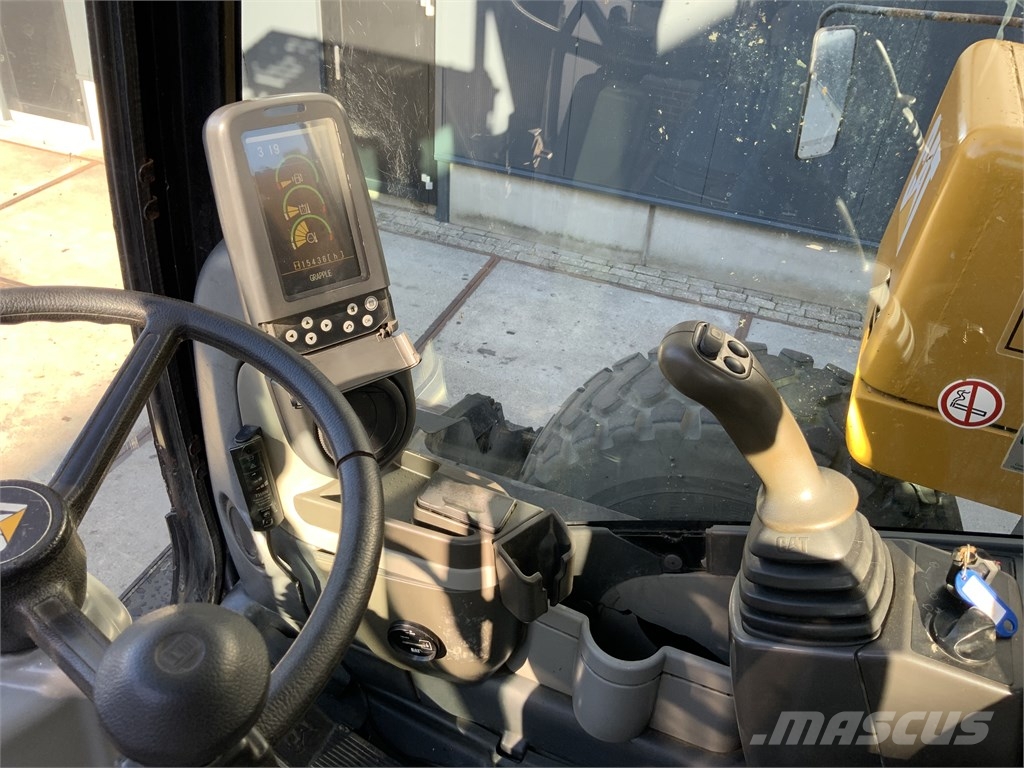 CAT 325 D MH Waste / industry handlers