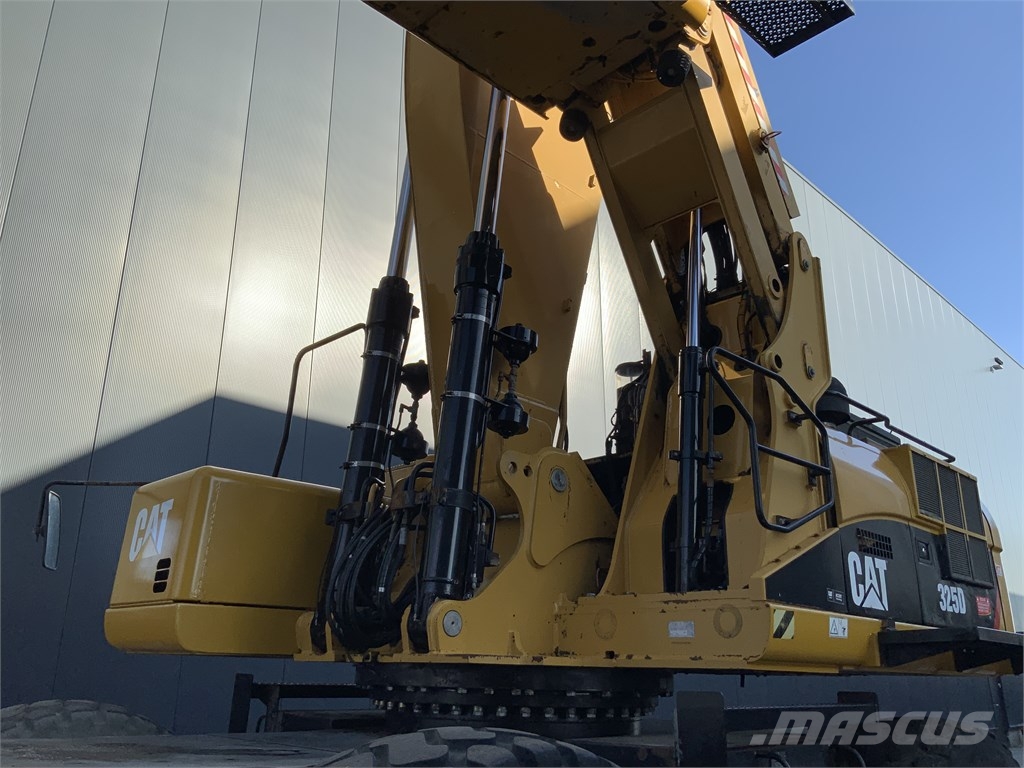 CAT M 325 D L MH Materialehåndteringsmaskiner