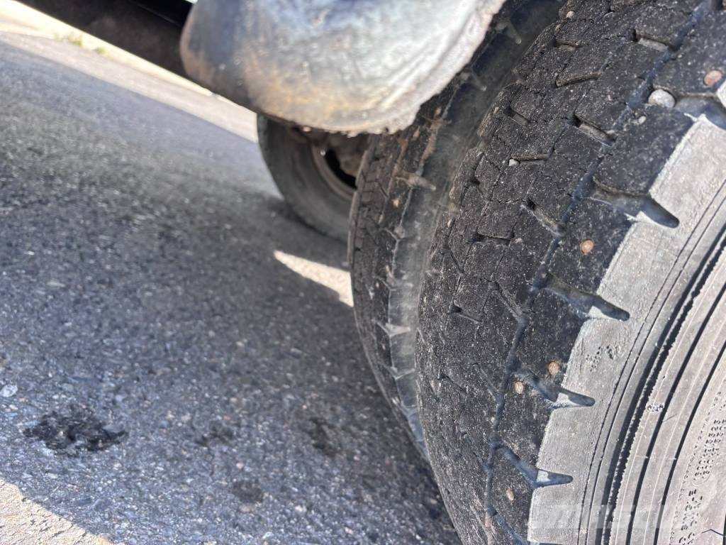 Mitsubishi Fuso Canter 1+6 شاحنات خفيفة/مفصلية الجوانب