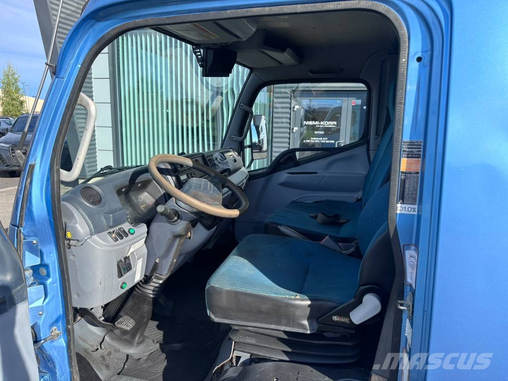 Mitsubishi Fuso Canter 1+6 شاحنات خفيفة/مفصلية الجوانب