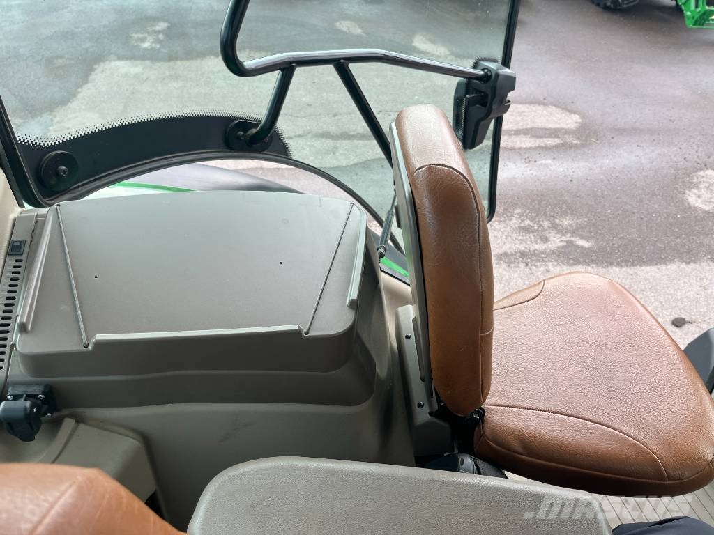 John Deere 6130 R Trattori