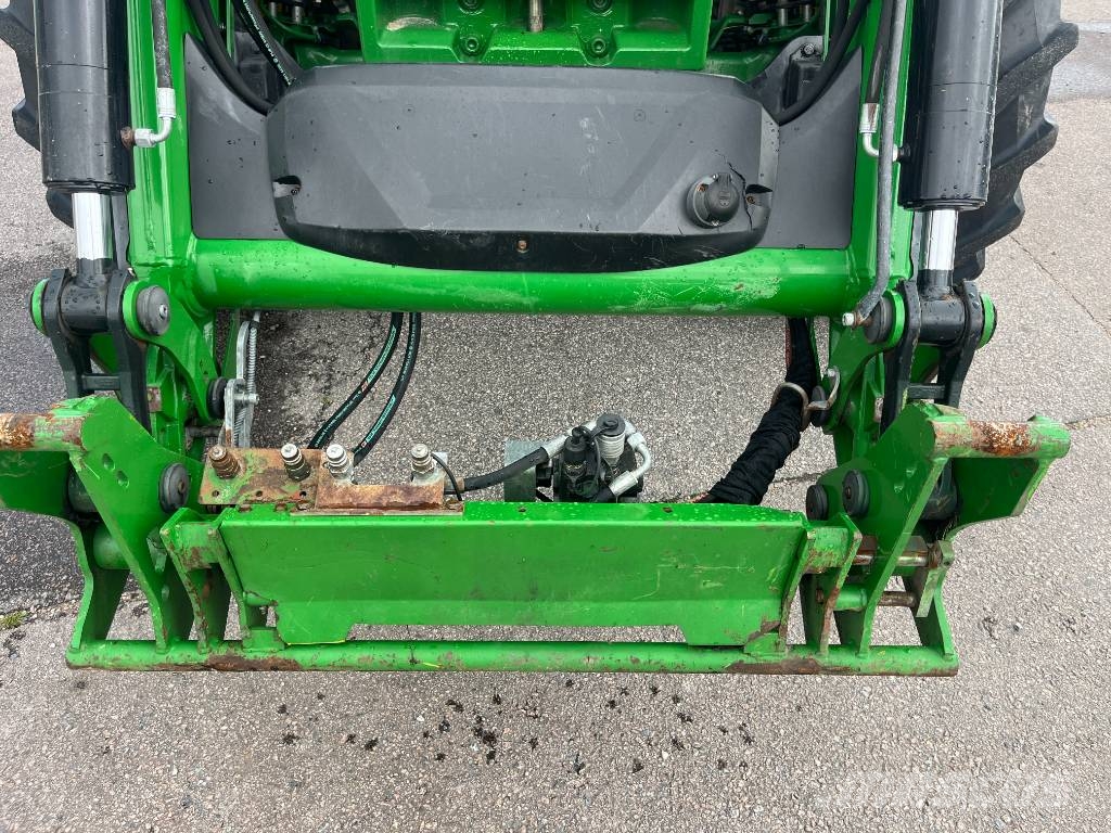 John Deere 6130 R Trattori